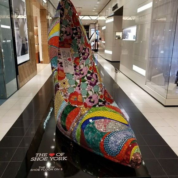 Meet your Posher, Lorhen suggested user - Picture 2 of 4